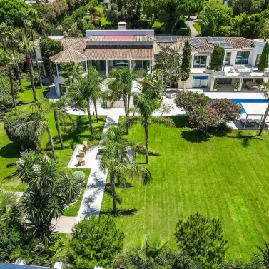 Продажа  отдельно стоящей виллы в Marbella