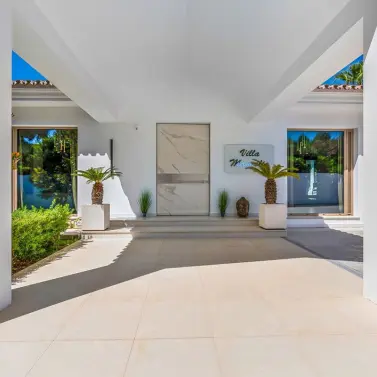 Продажа  отдельно стоящей виллы в Marbella