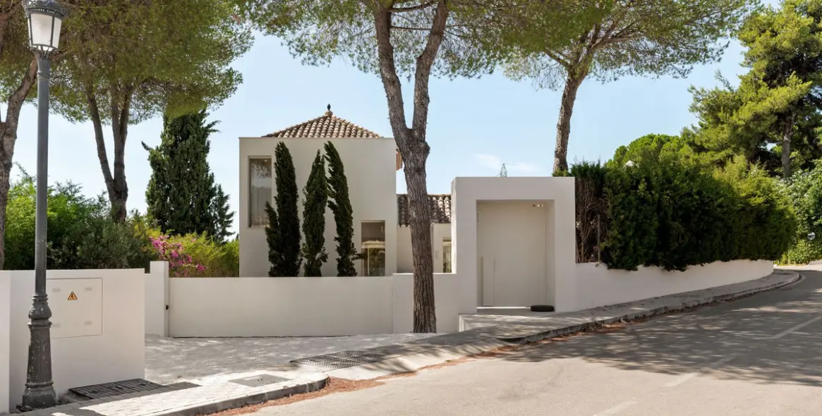Продажа  отдельно стоящей виллы в El Paraiso 52