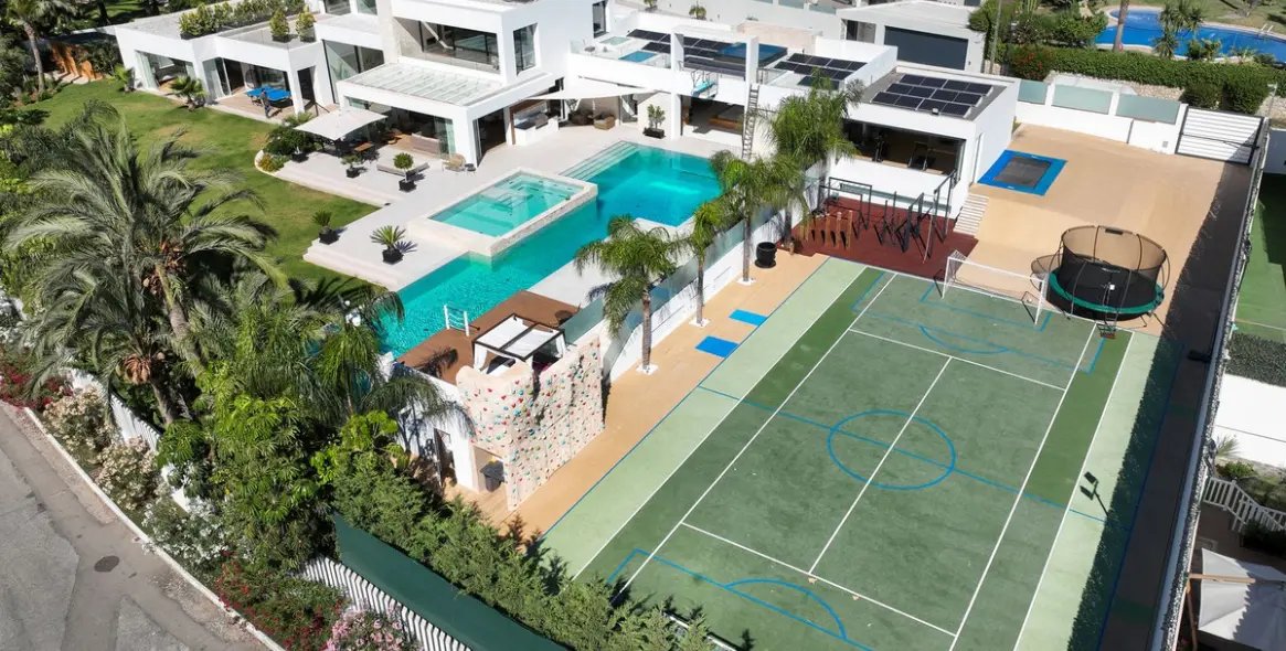 Продажа  отдельно стоящей виллы в El Paraiso 3