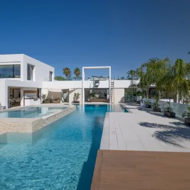 Продажа  отдельно стоящей виллы в El Paraiso