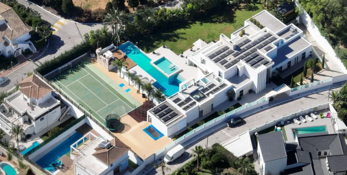 Продажа  отдельно стоящей виллы в El Paraiso 36