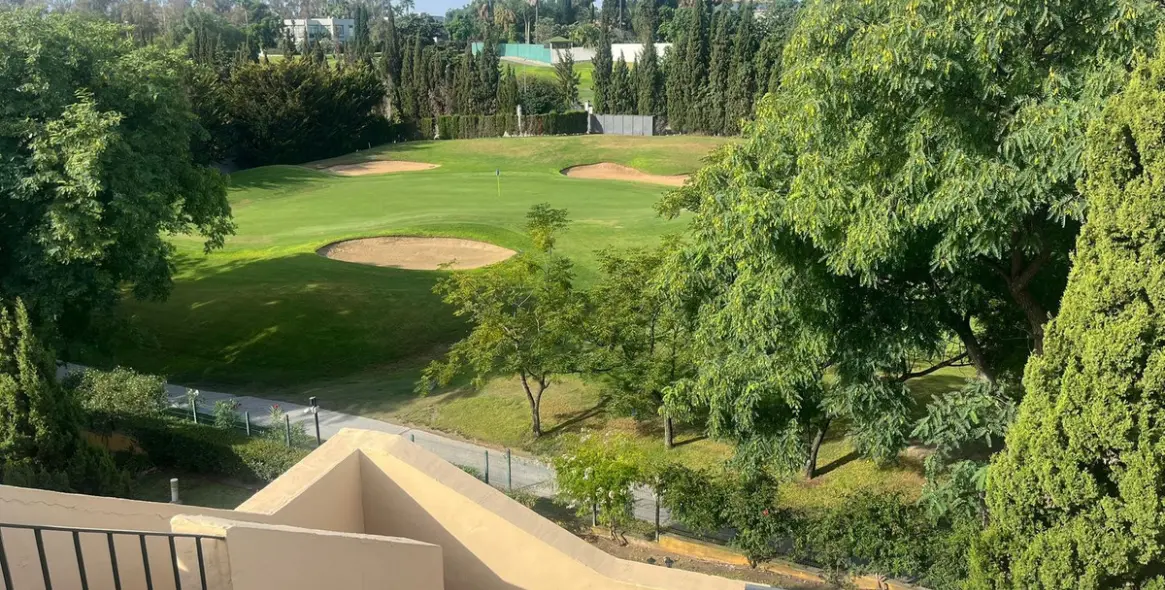 Alquiler a largo plazo de ático en Guadalmina Alta 13