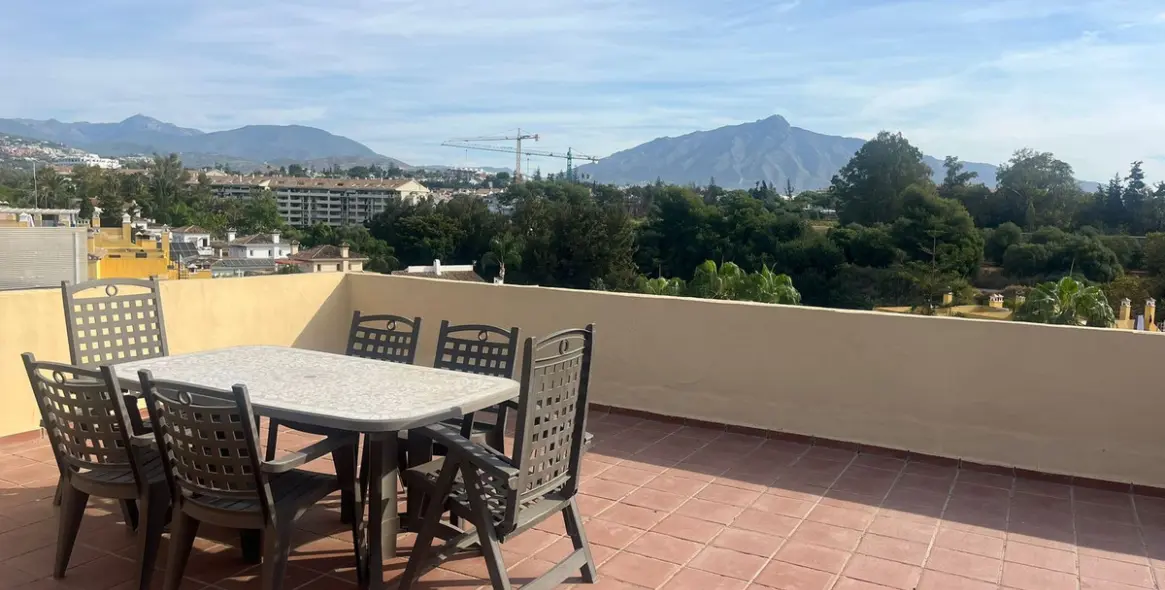 Alquiler a largo plazo de ático en Guadalmina Alta 14