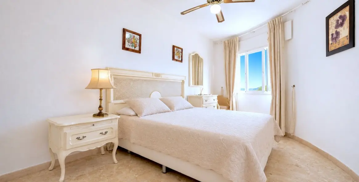 Long-term rent of middle floor apartment in Calahonda 5