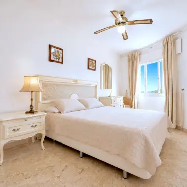 Long-term rent of middle floor apartment in Calahonda