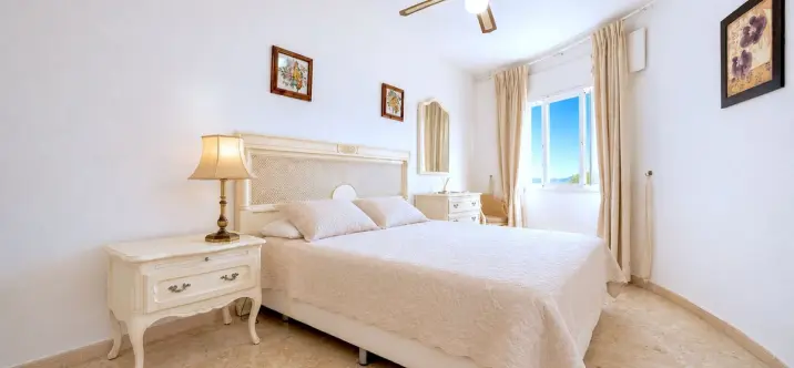 Long-term rent of middle floor apartment in Calahonda 4