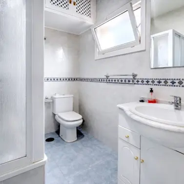 Long-term rent of middle floor apartment in Calahonda