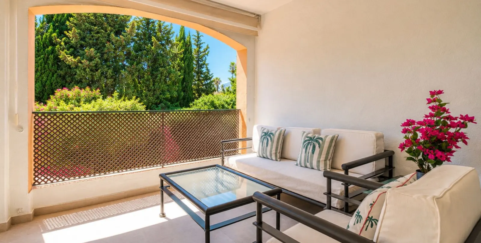Long-term rent of middle floor apartment in Nueva Andalucía 3