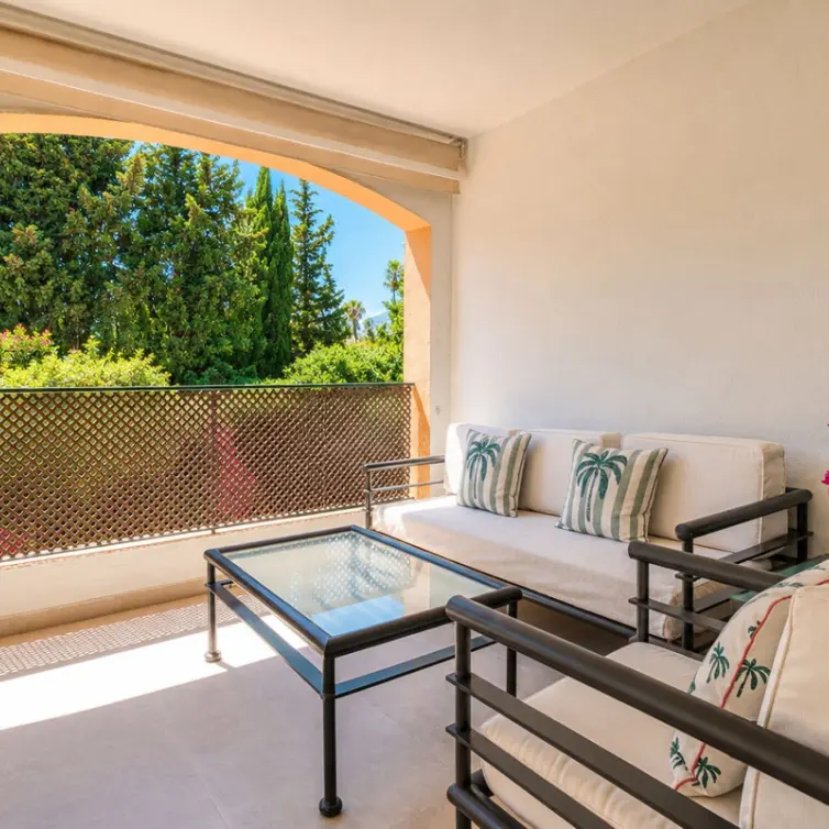 Long-term rent of middle floor apartment in Nueva Andalucía