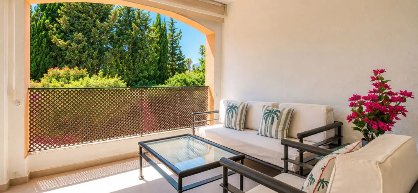 Long-term rent of middle floor apartment in Nueva Andalucía 2