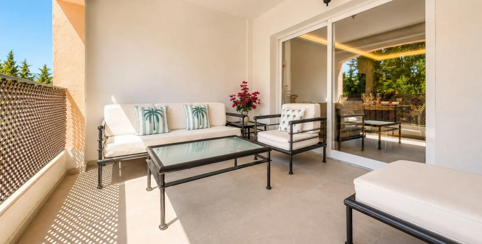 Long-term rent of middle floor apartment in Nueva Andalucía 4