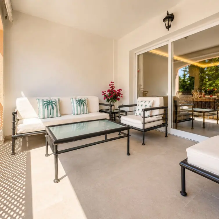 Long-term rent of middle floor apartment in Nueva Andalucía