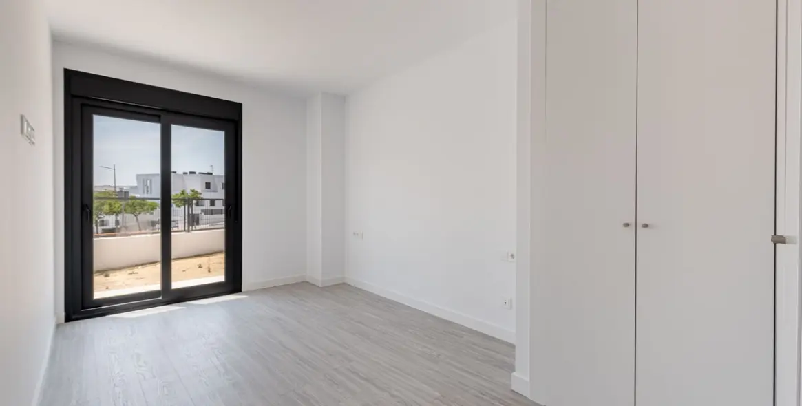 Venta de apartamento en planta baja en Estepona 10