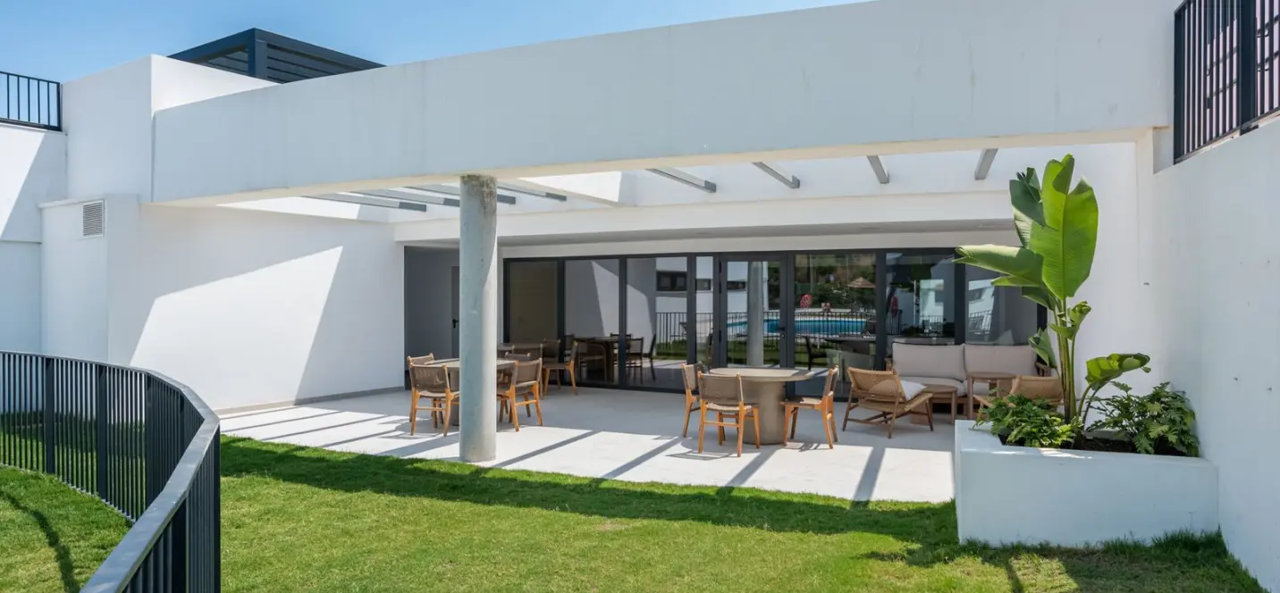 Продажа апартаментов на первом этаже в Estepona 2