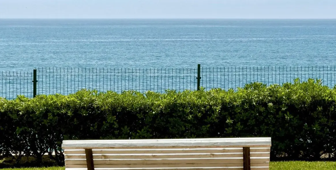 Продажа апартаментов на среднем этаже в Estepona 13