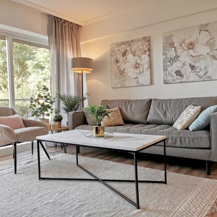 Sale of middle floor apartment in Estepona