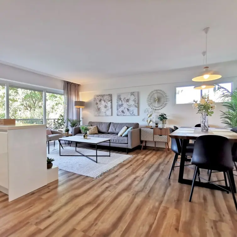 Sale of middle floor apartment in Estepona