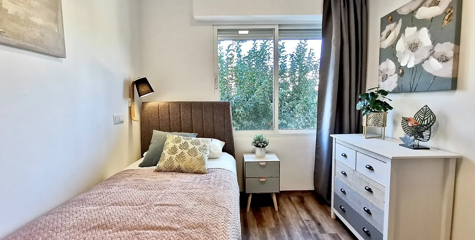 Sale of middle floor apartment in Estepona 8