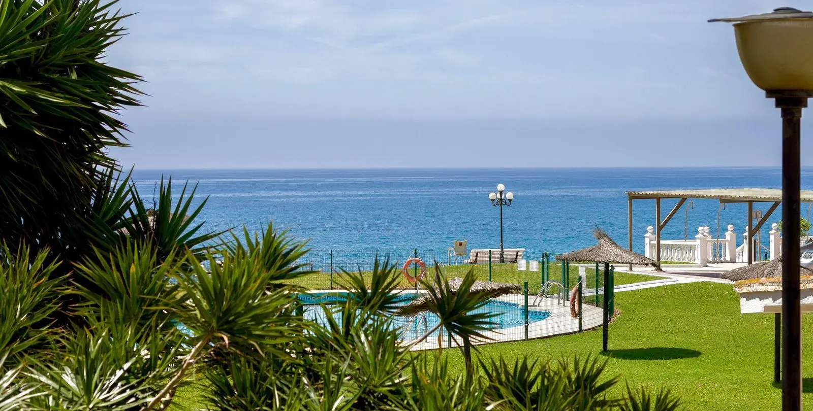 Sale of middle floor apartment in Estepona 17