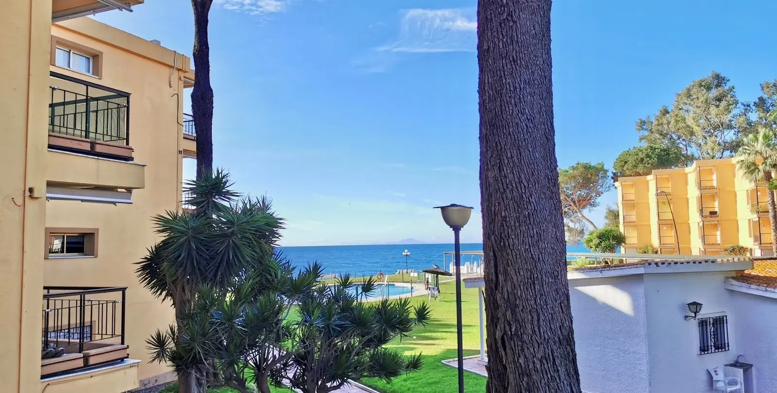 Sale of middle floor apartment in Estepona 18
