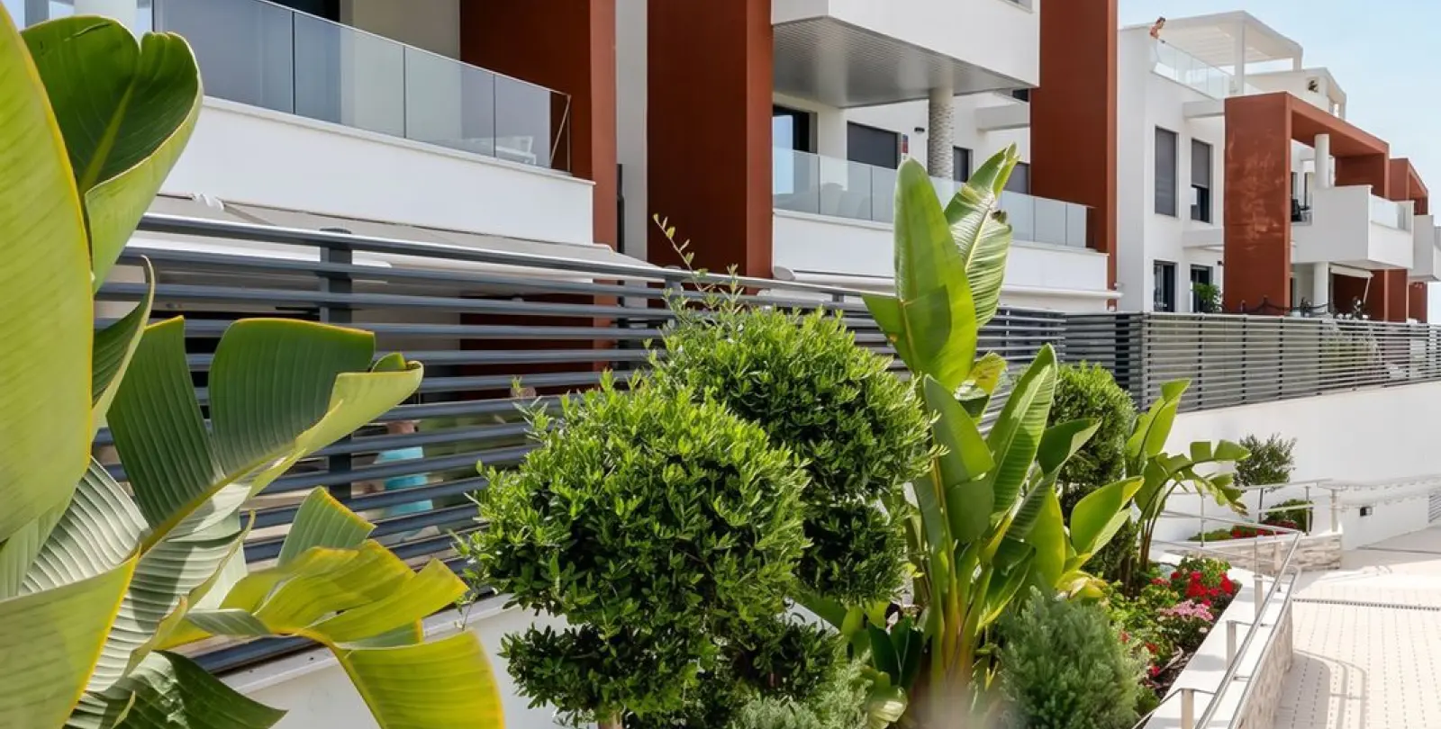 Sale of ground floor apartment in Benahavís 1