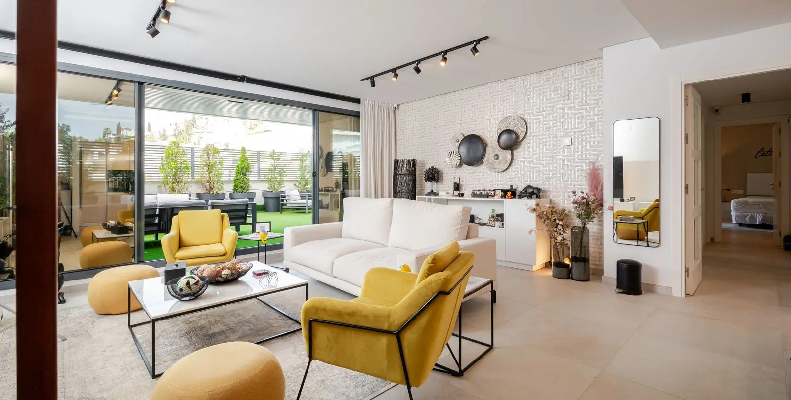 Sale of ground floor apartment in Benahavís 5