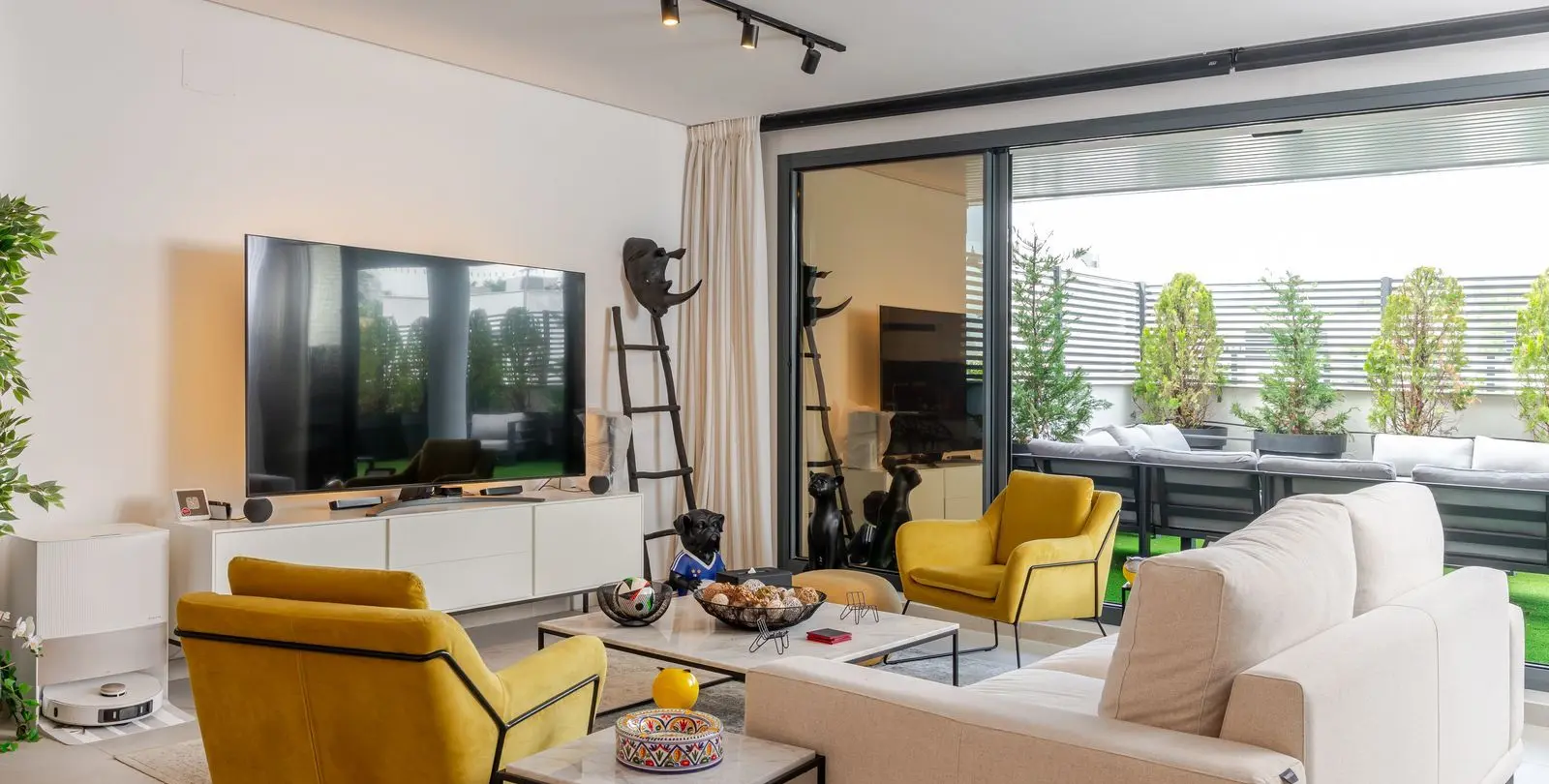 Sale of ground floor apartment in Benahavís 6