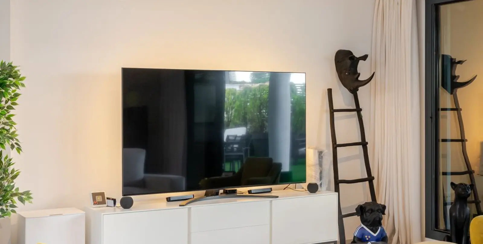 Sale of ground floor apartment in Benahavís 14