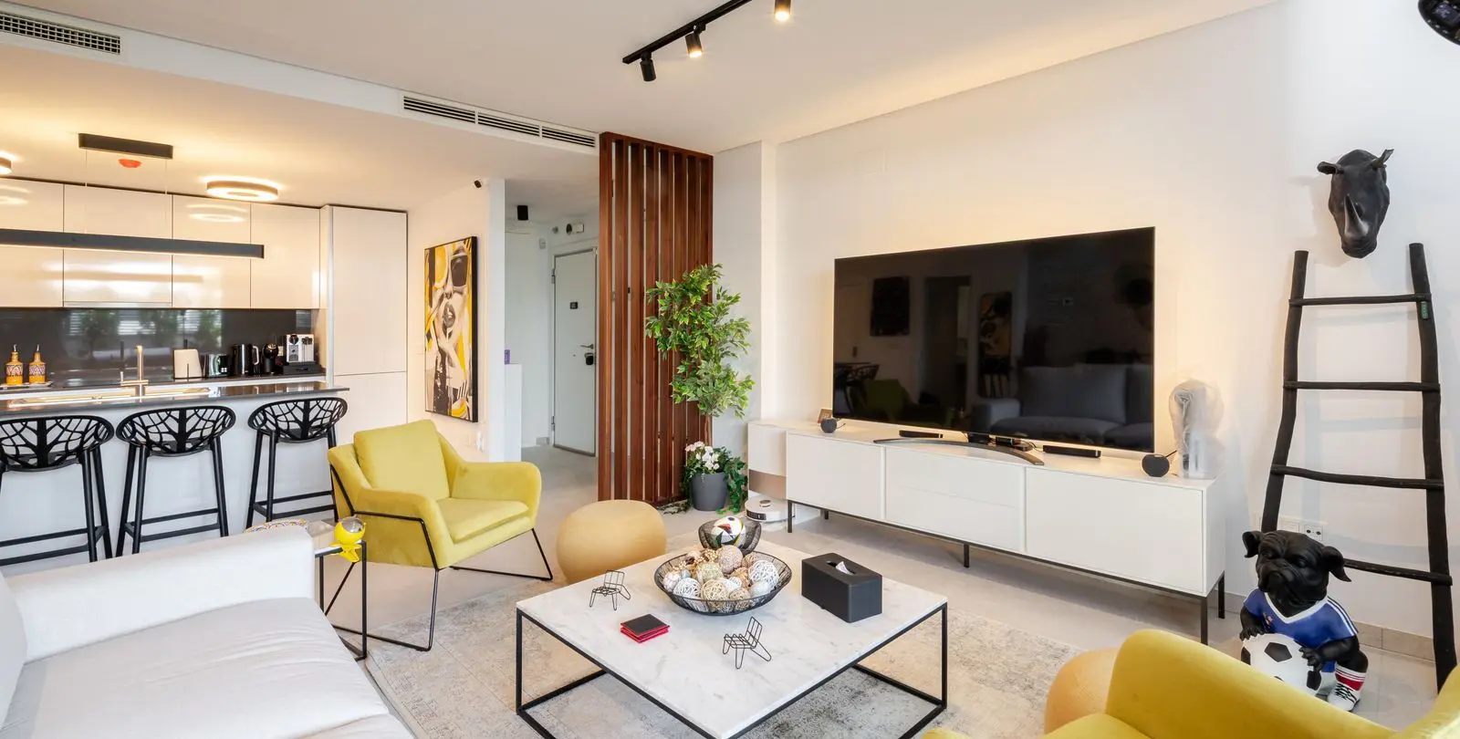 Sale of ground floor apartment in Benahavís 28