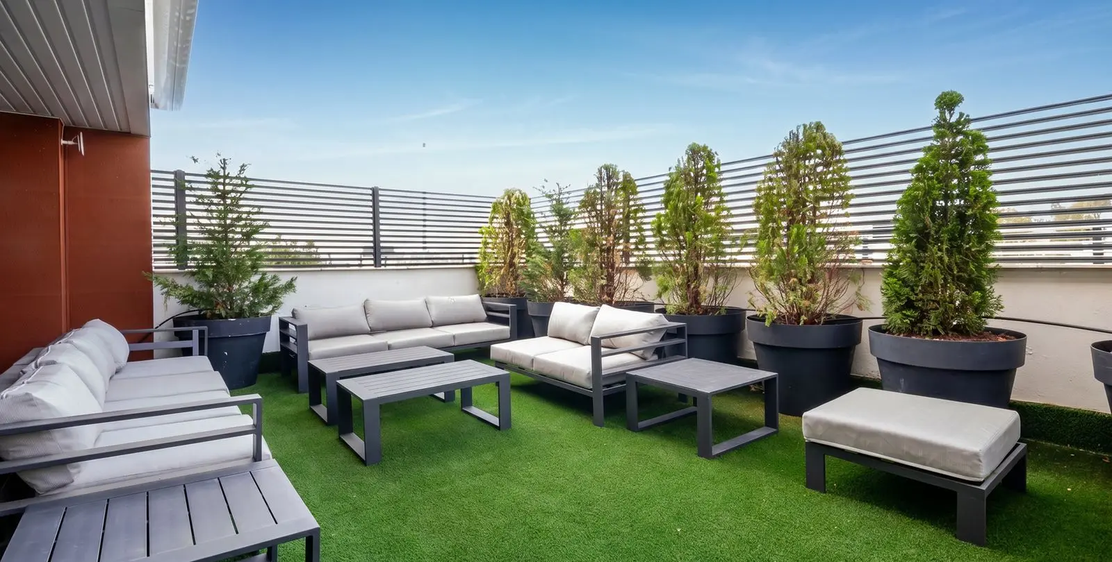 Sale of ground floor apartment in Benahavís 30