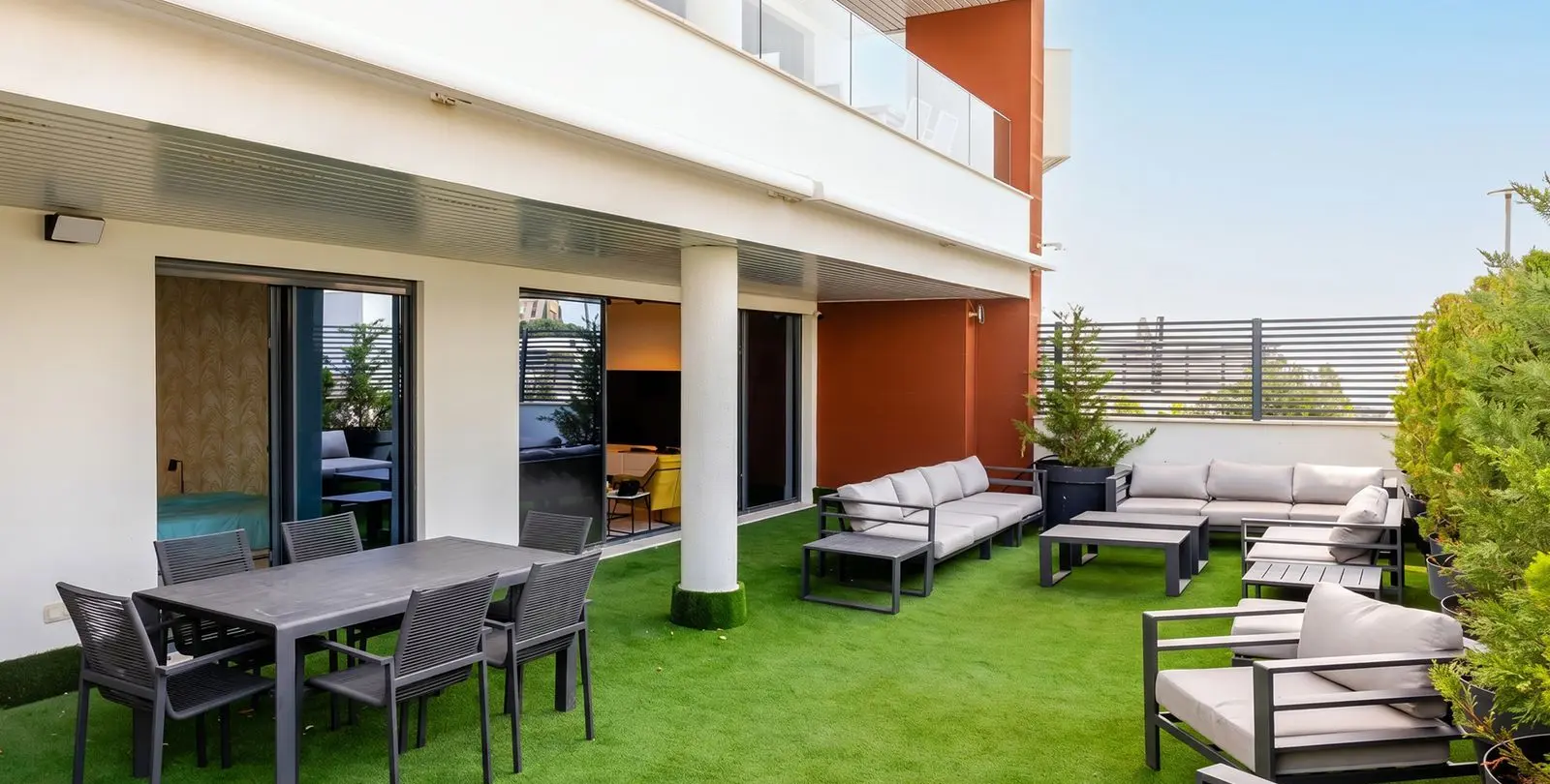 Sale of ground floor apartment in Benahavís 42