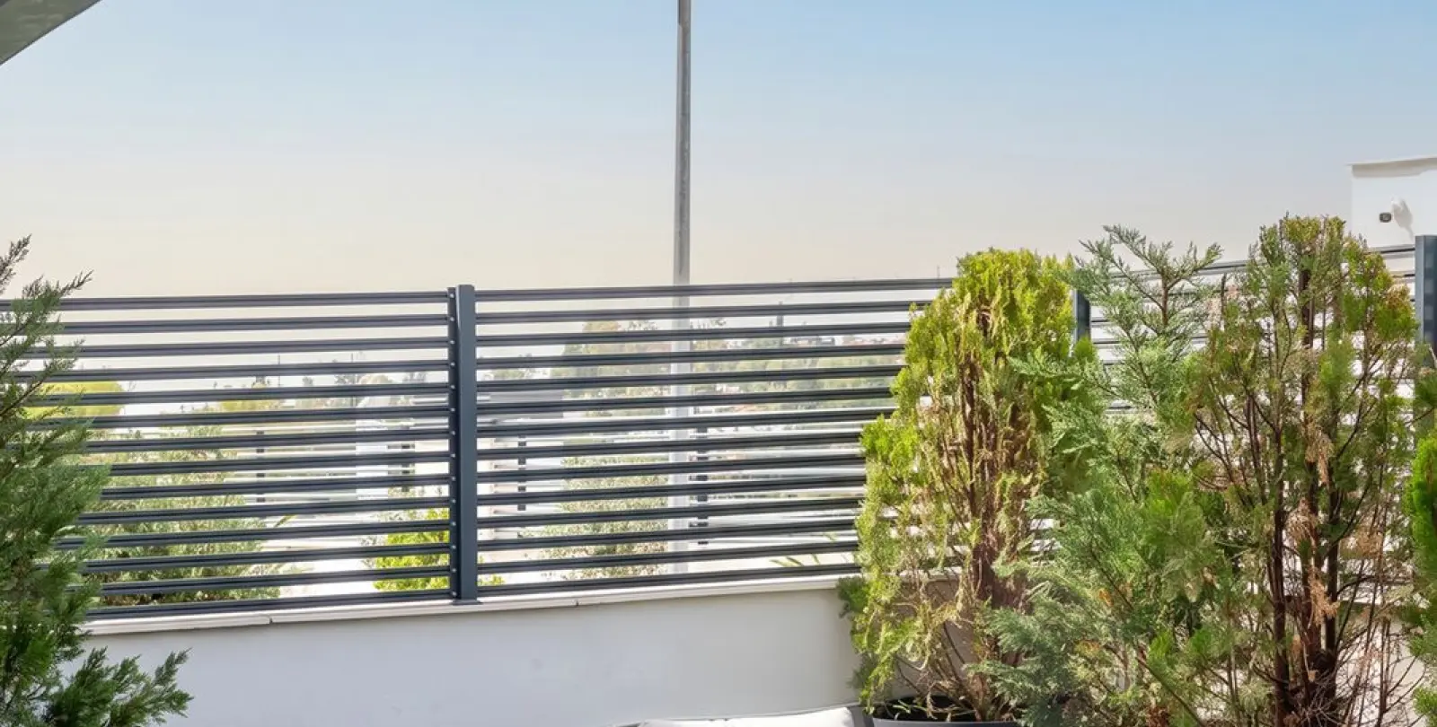Sale of ground floor apartment in Benahavís 44