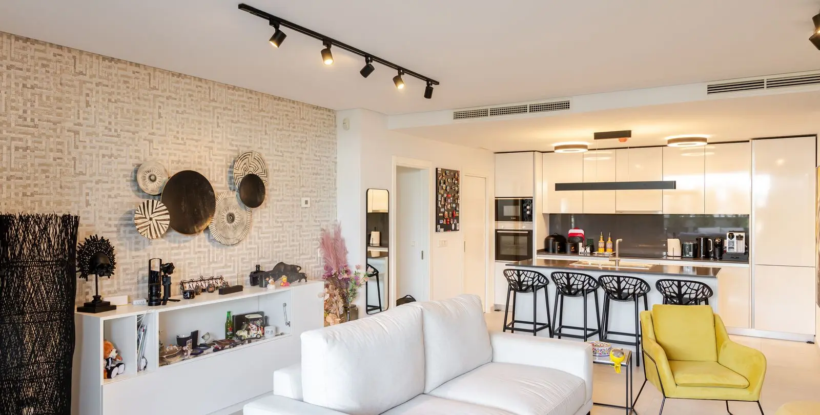 Sale of ground floor apartment in Benahavís 46