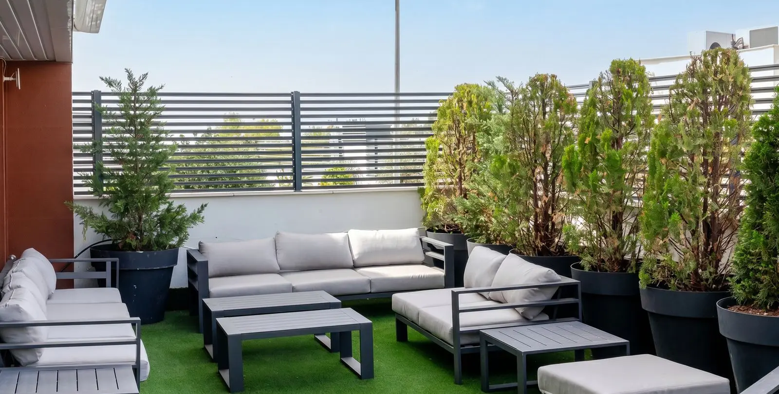 Sale of ground floor apartment in Benahavís 49