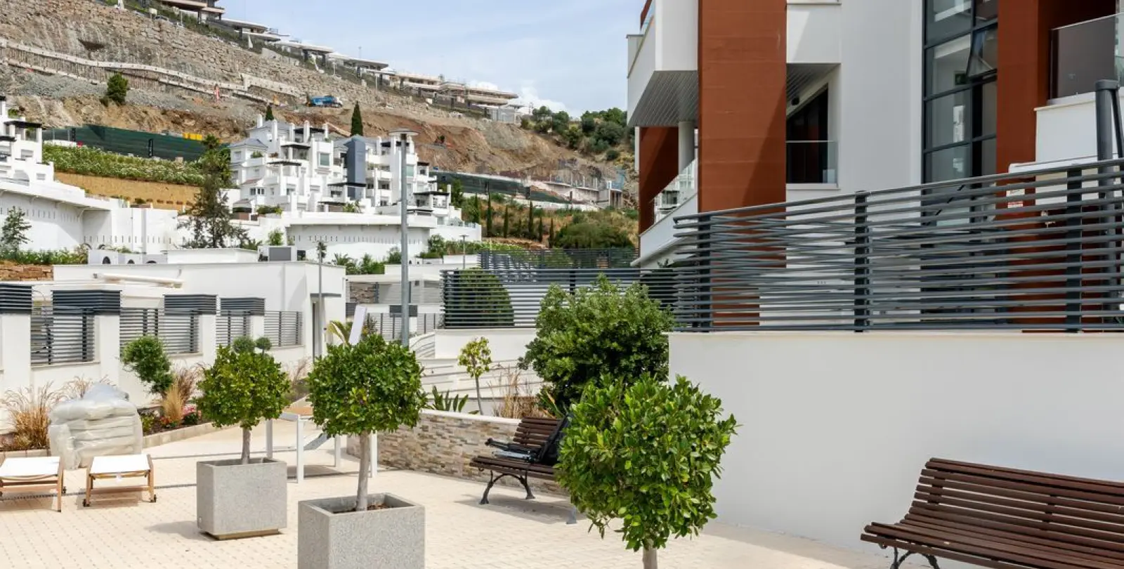 Sale of ground floor apartment in Benahavís 51