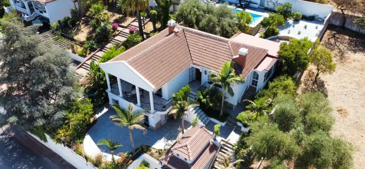 Продажа  отдельно стоящей виллы в Alhaurín de la Torre 0