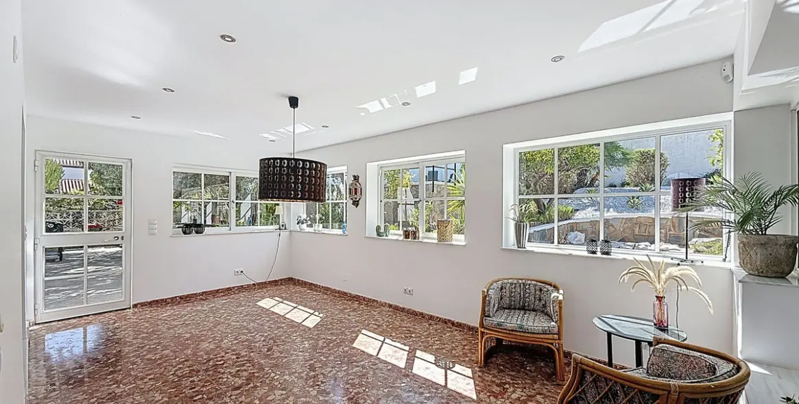 Продажа  отдельно стоящей виллы в Alhaurín de la Torre 9