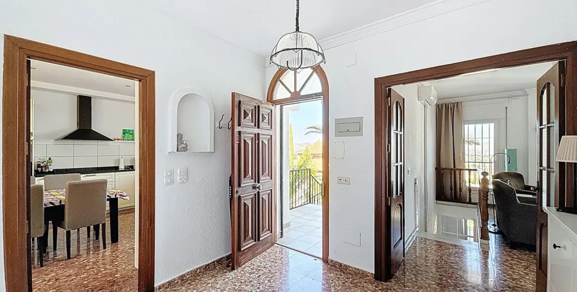 Продажа  отдельно стоящей виллы в Alhaurín de la Torre 20
