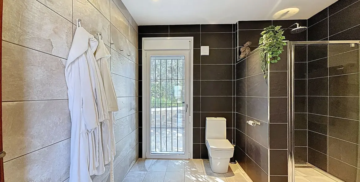 Продажа  отдельно стоящей виллы в Alhaurín de la Torre 25