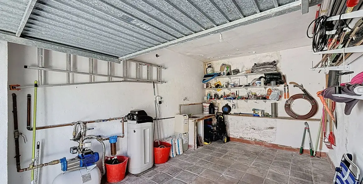 Продажа  отдельно стоящей виллы в Alhaurín de la Torre 36