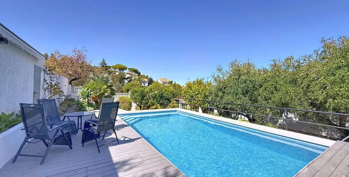Продажа  отдельно стоящей виллы в Alhaurín de la Torre 38