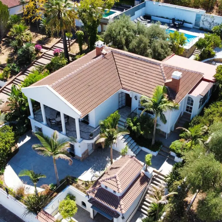 Продажа  отдельно стоящей виллы в Alhaurín de la Torre