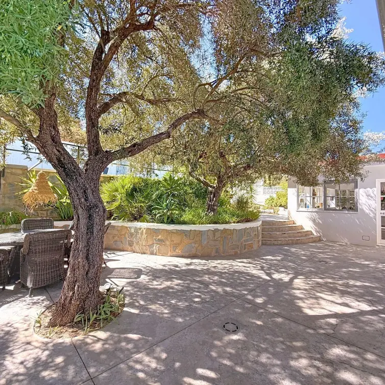 Продажа  отдельно стоящей виллы в Alhaurín de la Torre