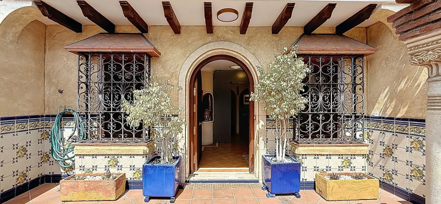 Sale of townhouse in Málaga Este 2