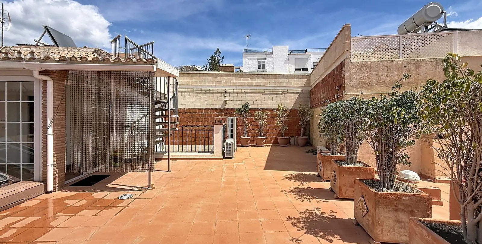 Продажа таунхауса в Málaga Este 8