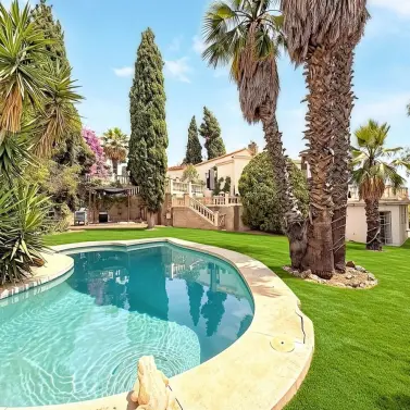 Sale of detached villa in El Atabal