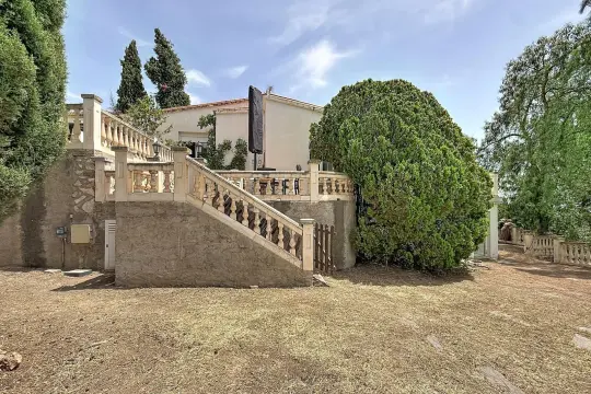 Image 4 thumb