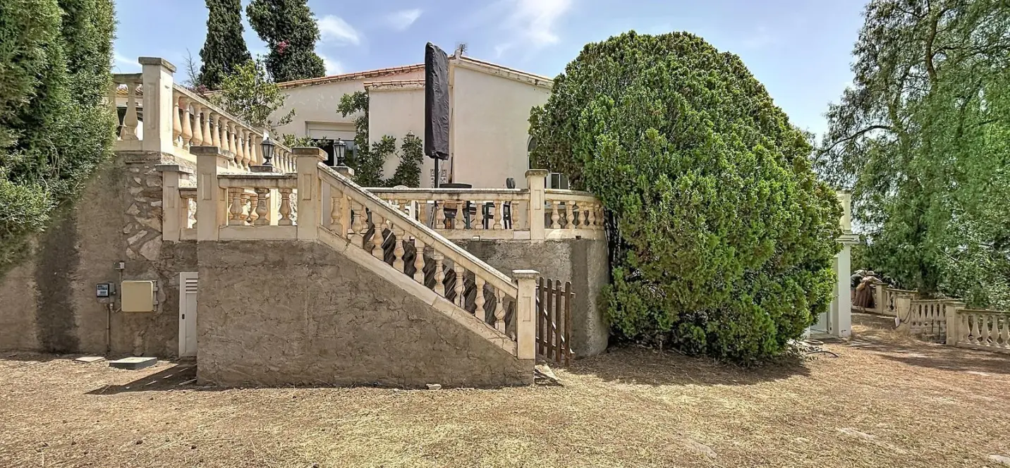 Sale of detached villa in El Atabal 3