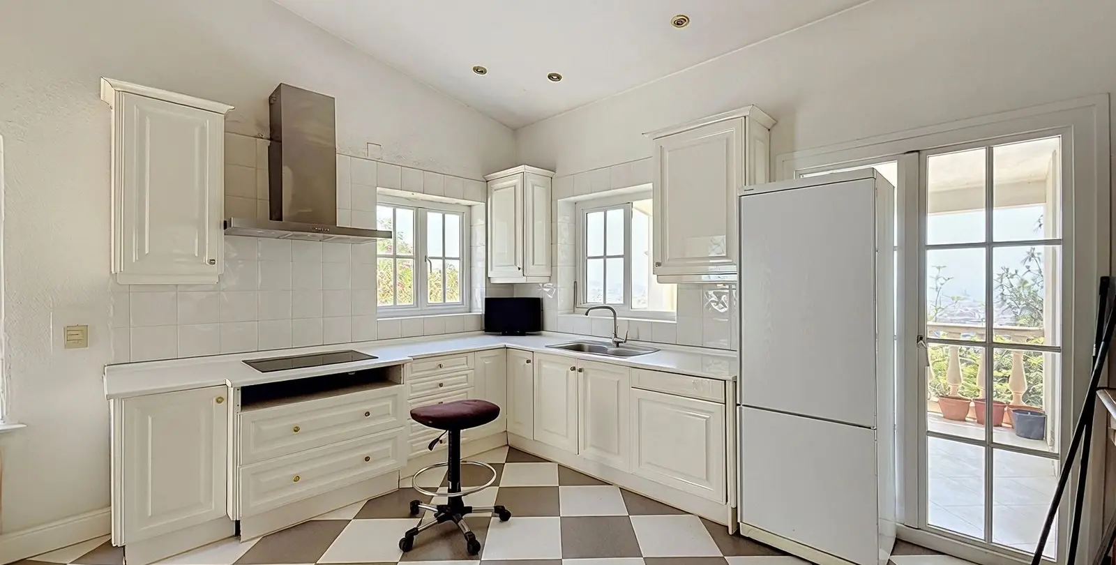 Sale of detached villa in El Atabal 20